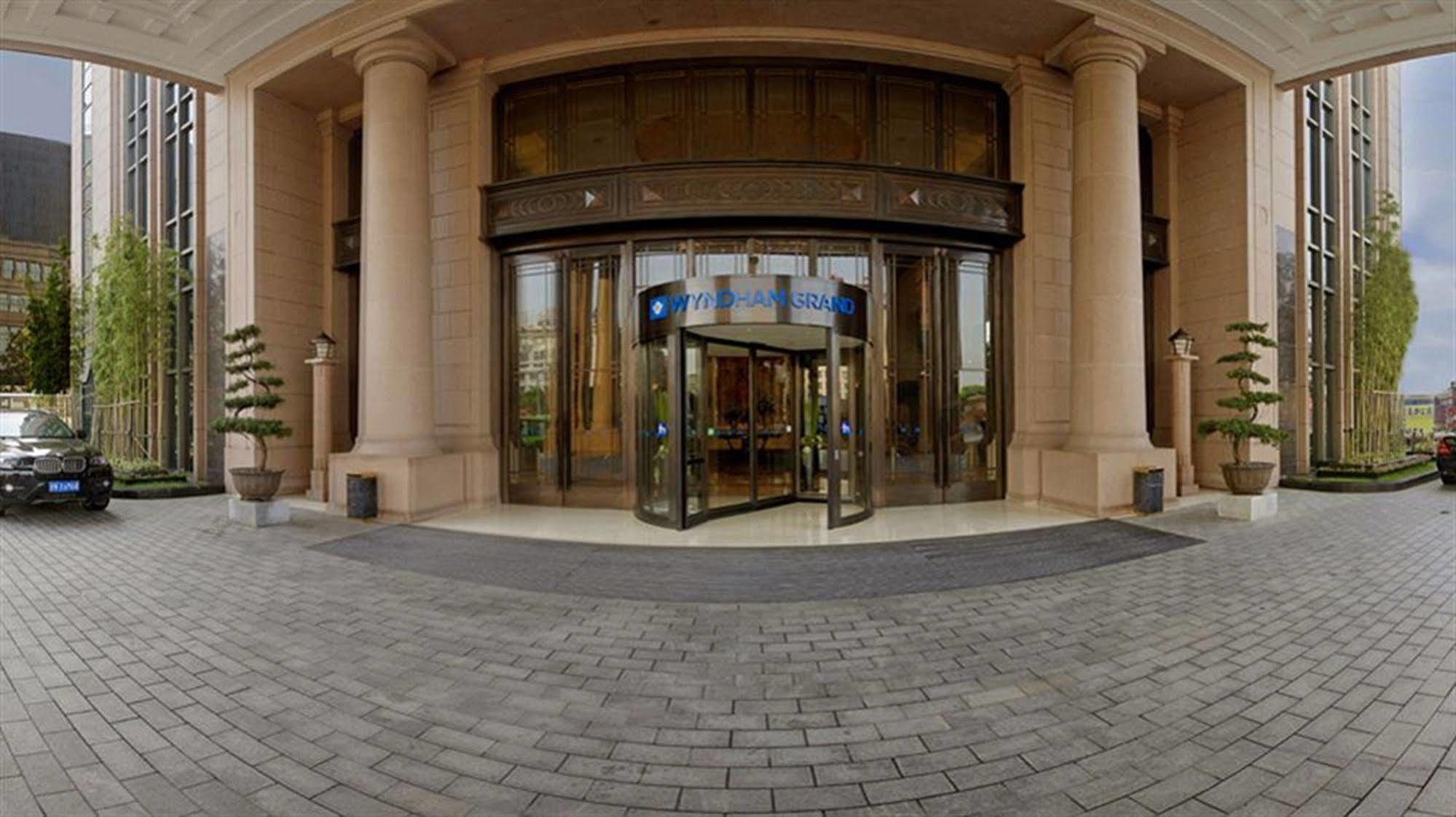 Wyndham Grand Plaza Royale Oriental Shanghai Extérieur photo