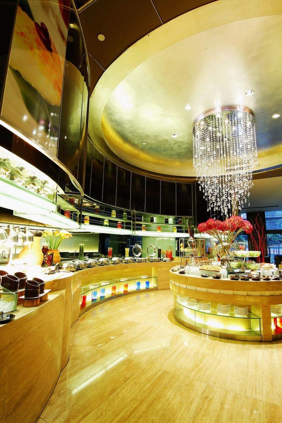 Wyndham Grand Plaza Royale Oriental Shanghai Extérieur photo