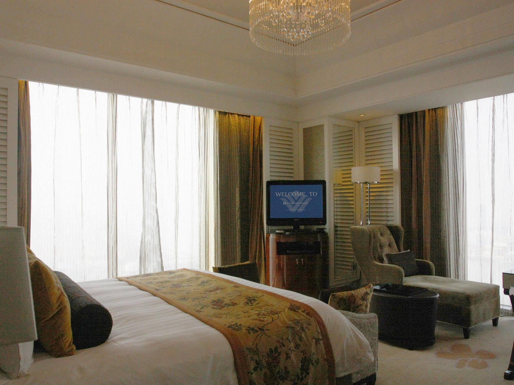 Wyndham Grand Plaza Royale Oriental Shanghai Extérieur photo
