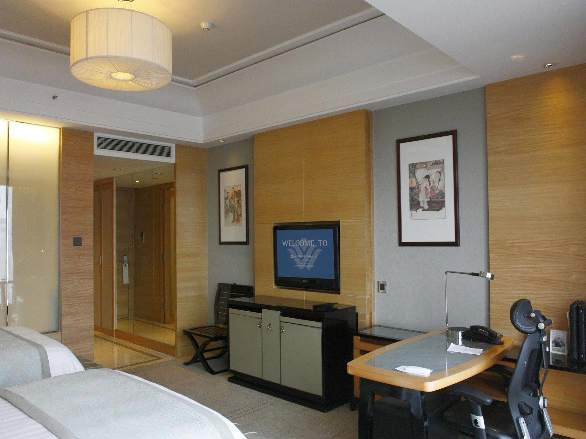 Wyndham Grand Plaza Royale Oriental Shanghai Extérieur photo